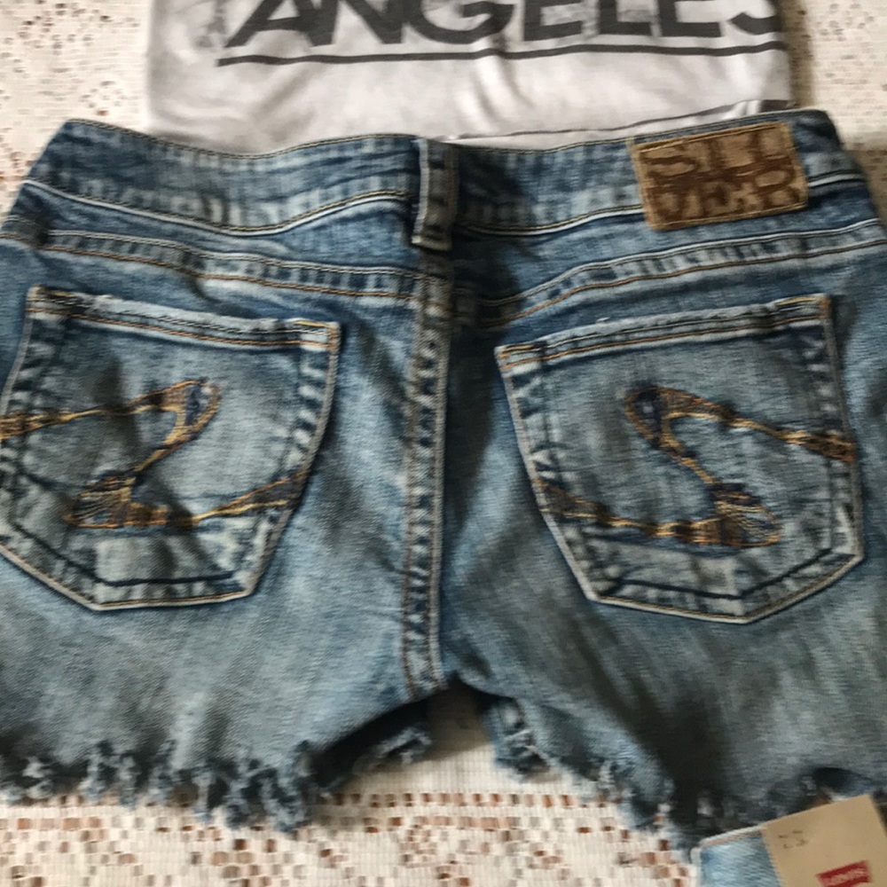 🌸Silver Frayed Size 27Raw Hem Cut off jeans 🌸